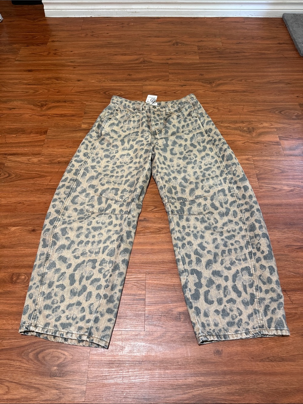 We The Free Good Luck Printed Barrel Jeans - Picture 9 of 13